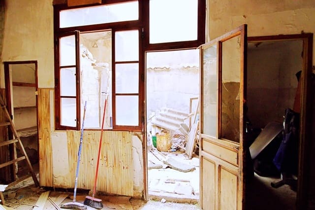 5 bedroom Townhouse for sale in Elche / Elx - € 157,500 (Ref: 8932147)