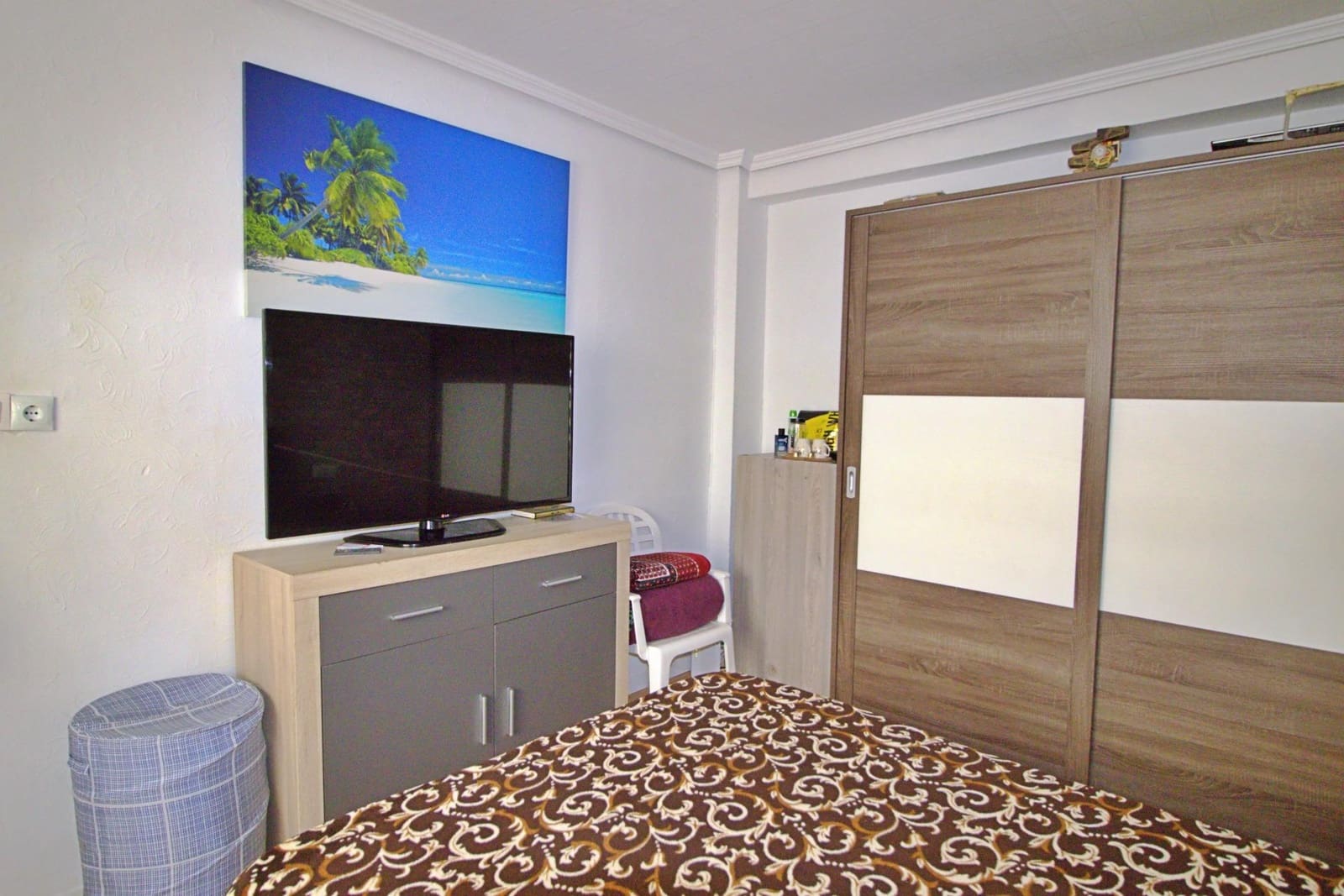 4 bedroom Flat for sale in Elche / Elx - € 150,000 (Ref: 8934890)