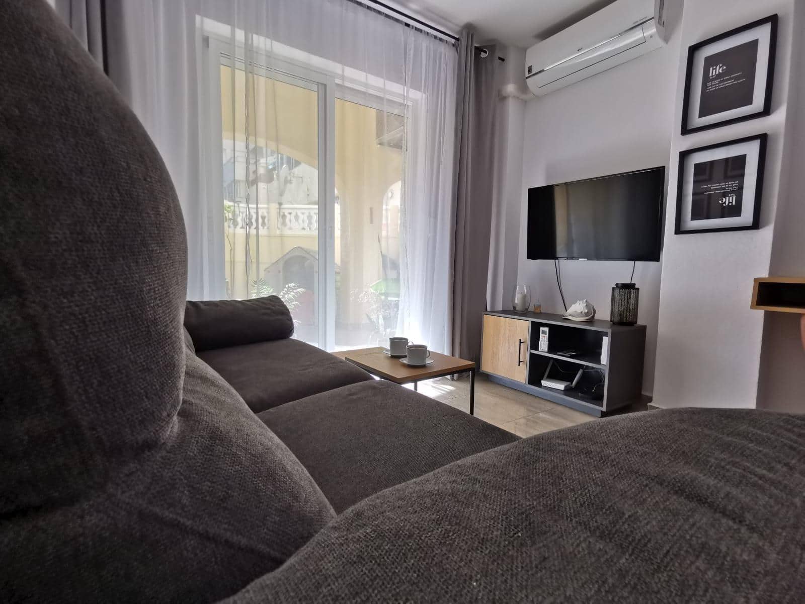 2 soverom Leilighet til salgs i Torrevieja med svømmebasseng - € 200 000 (Ref: 8957069)