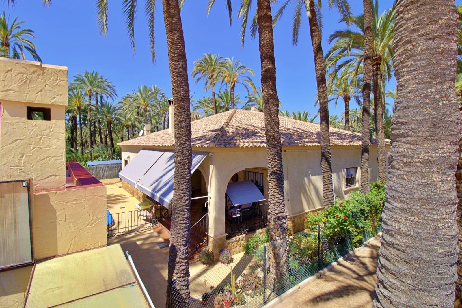 6 soveværelse Villa til salg i Elche / Elx med swimmingpool garage - € 1.690.000 (Ref: 8979108)