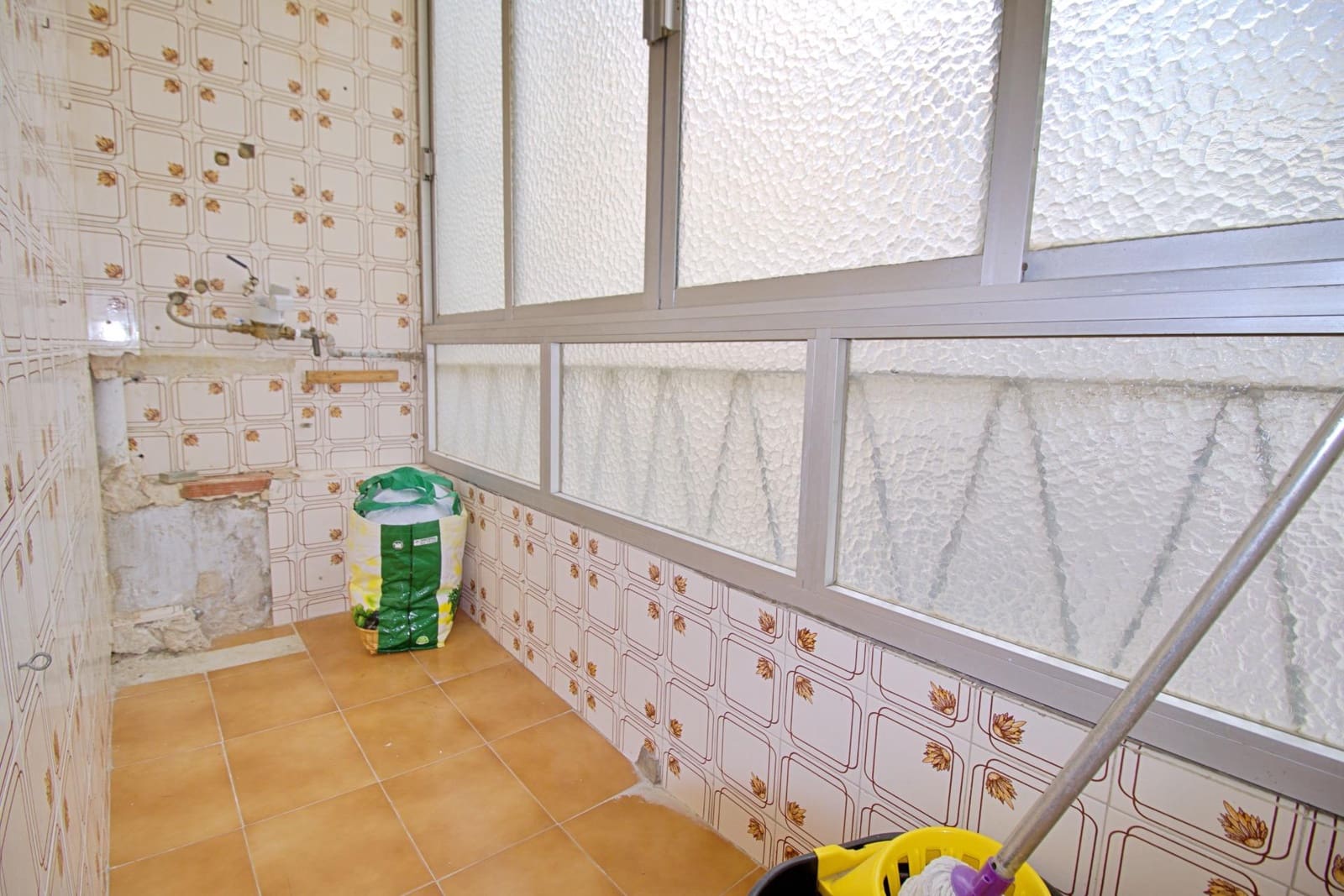 3 bedroom Flat for sale in Elche / Elx - € 88,000 (Ref: 9004696)