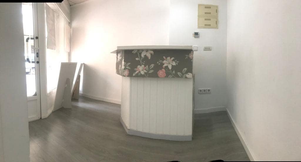 Commercieel te koop in Elche / Elx - € 75.000 (Ref: 9036560)