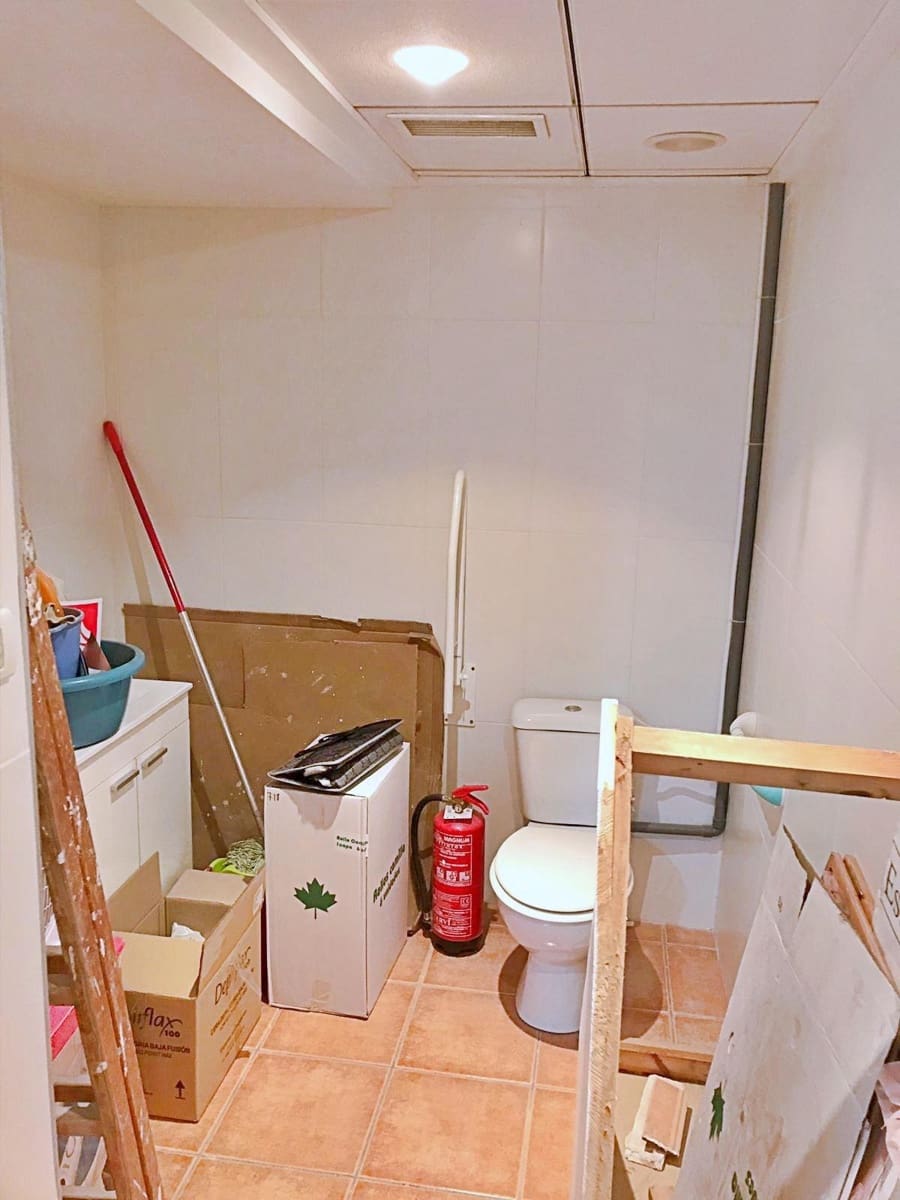 Commercieel te koop in Elche / Elx - € 75.000 (Ref: 9036560)