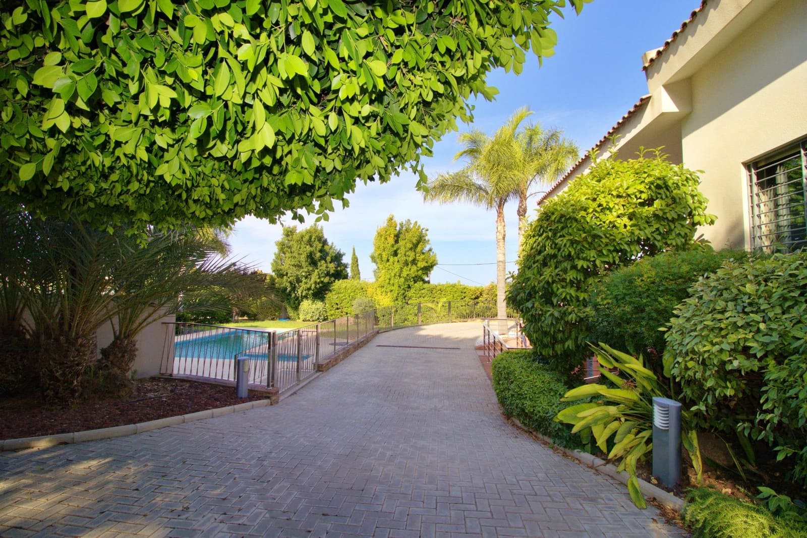 4 bedroom Villa for sale in Elche / Elx with pool garage - € 814,800 (Ref: 9099071)