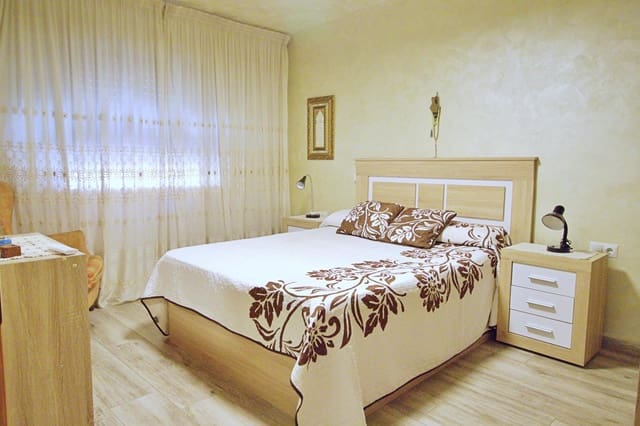 3 quarto Apartamento para venda em Centro, Elche / Elx - 125 000 € (Ref: 9106500)