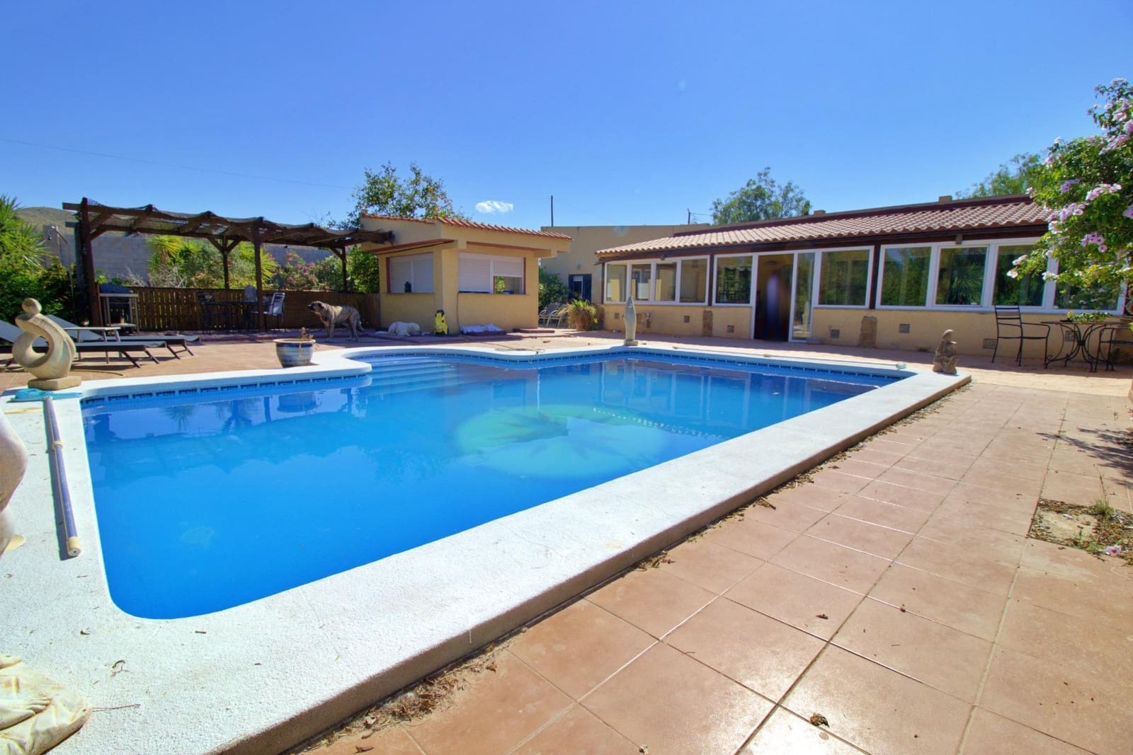 6 bedroom Villa for sale in Aspe with pool garage - € 330,000 (Ref: 9129723)