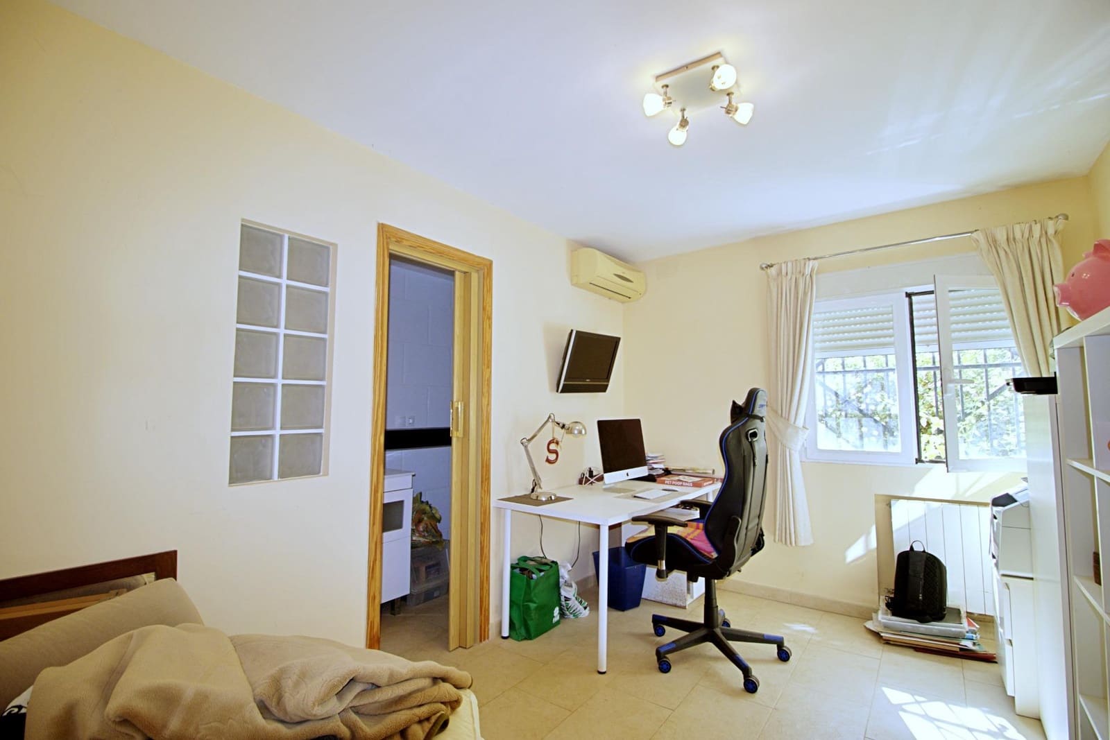 6 bedroom Villa for sale in Aspe with pool garage - € 330,000 (Ref: 9129723)