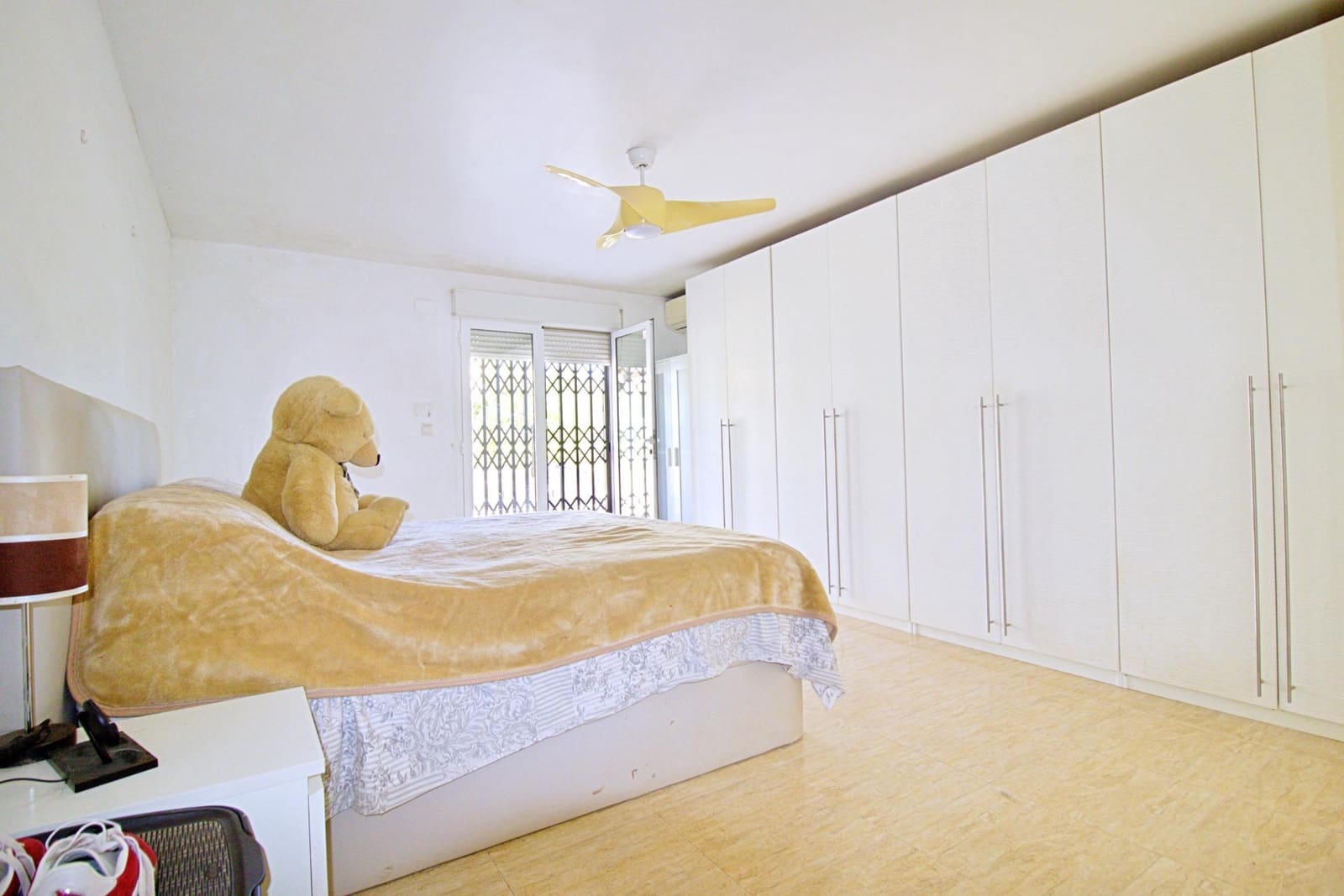 6 bedroom Villa for sale in Aspe with pool garage - € 330,000 (Ref: 9129723)