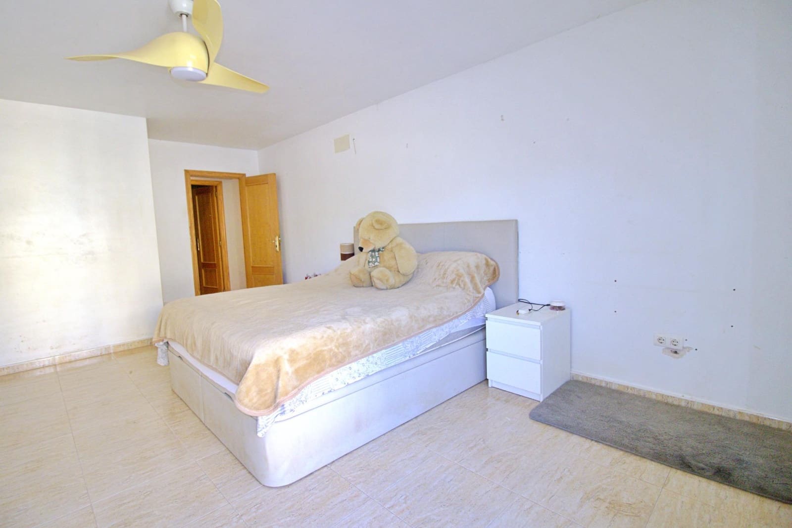 6 bedroom Villa for sale in Aspe with pool garage - € 330,000 (Ref: 9129723)