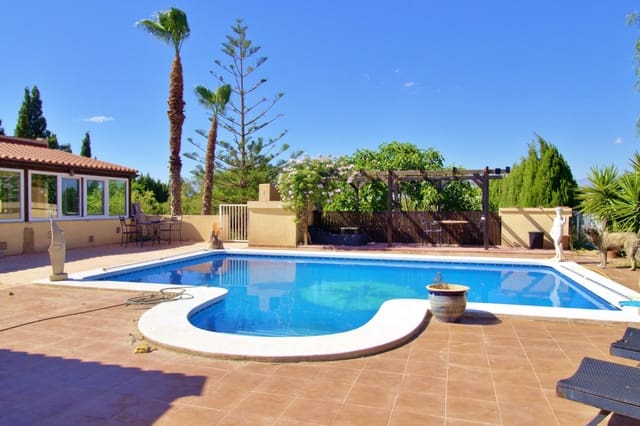 Chalet de 6 habitaciones en Aspe en venta con piscina garaje - 330.000 € (Ref: 9129723)