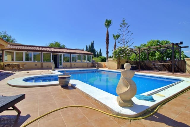 Chalet de 6 habitaciones en Aspe en venta con piscina garaje - 330.000 € (Ref: 9129723)