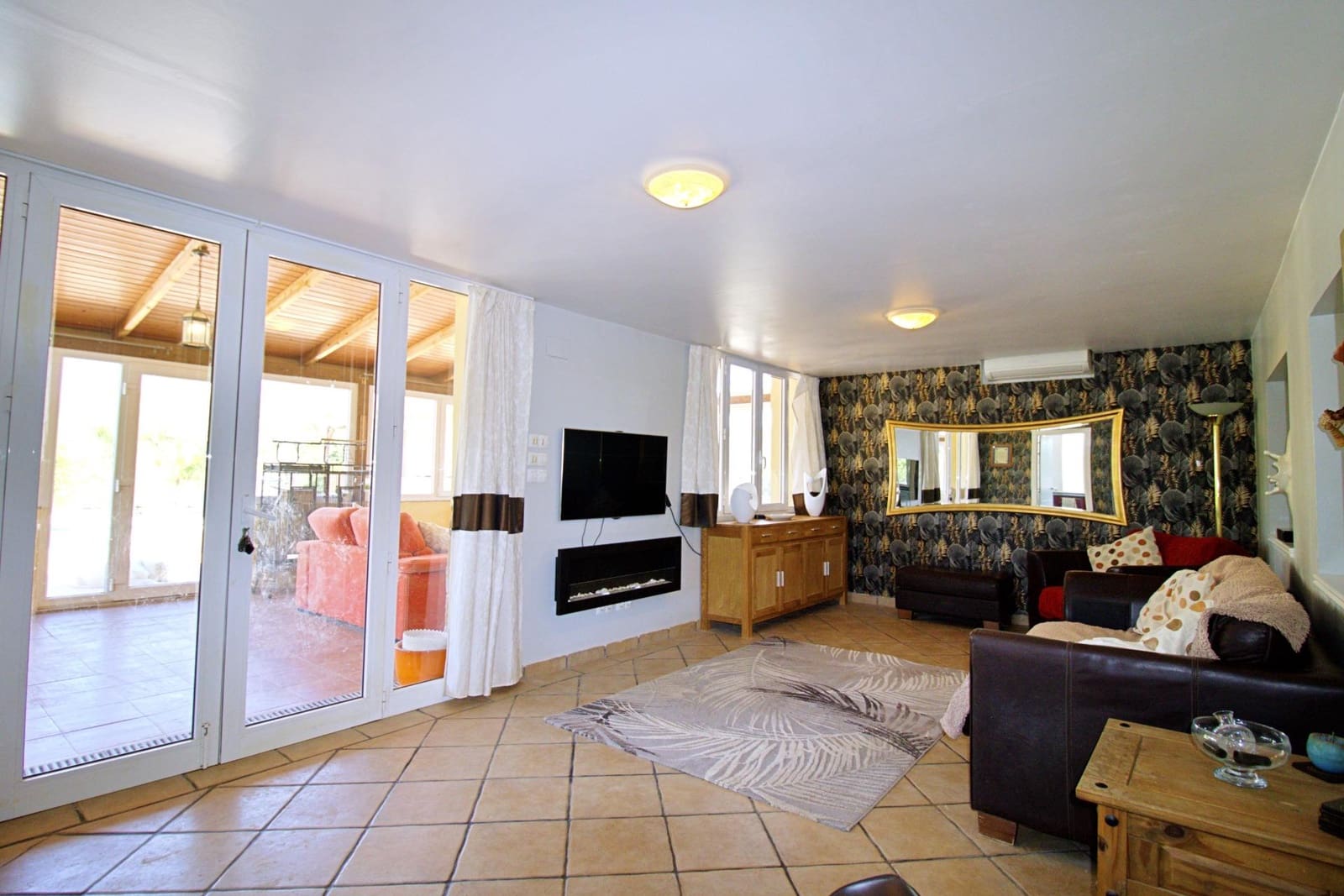 6 bedroom Villa for sale in Aspe with pool garage - € 330,000 (Ref: 9129723)