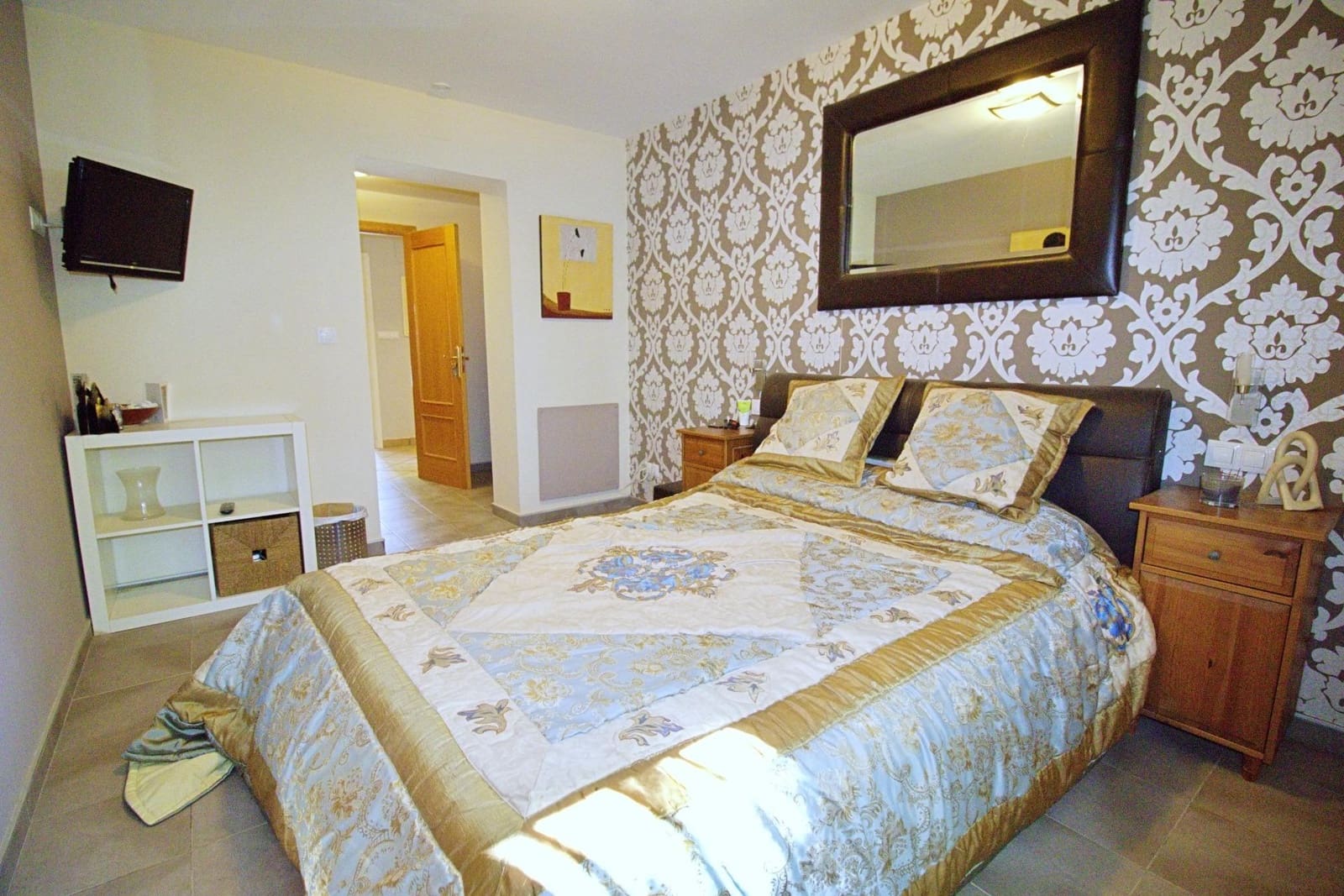 6 bedroom Villa for sale in Aspe with pool garage - € 330,000 (Ref: 9129723)