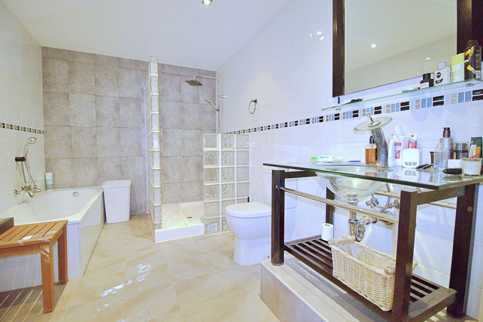 6 bedroom Villa for sale in Aspe with pool garage - € 330,000 (Ref: 9129723)