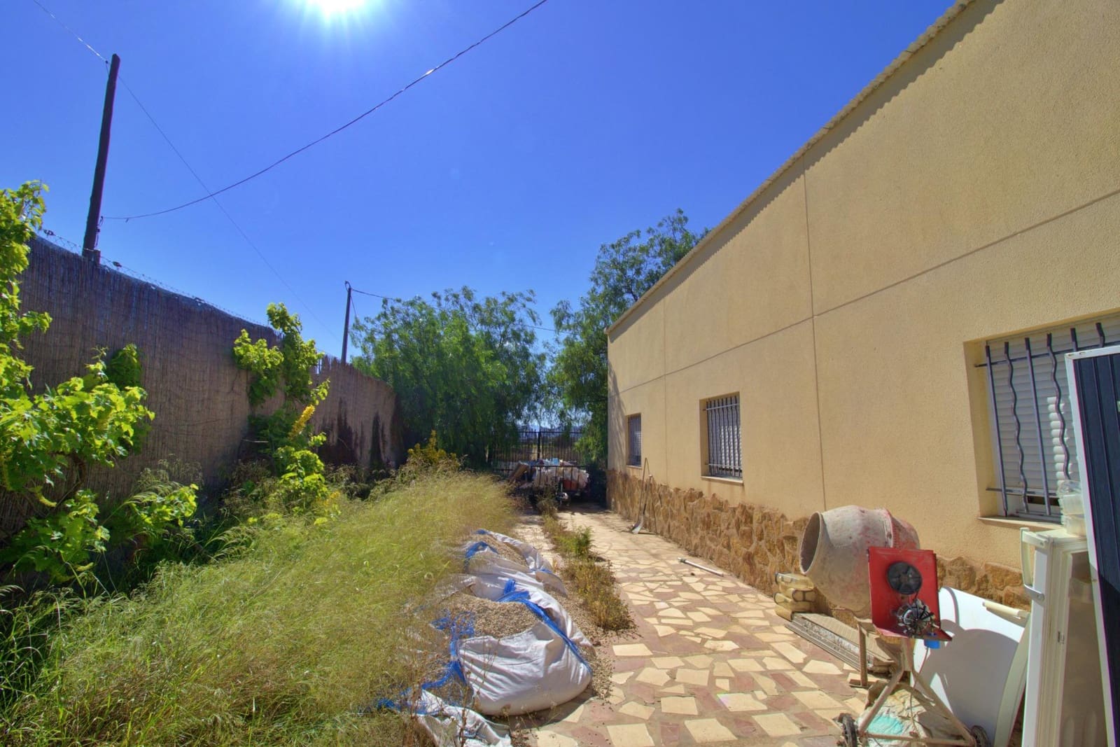 6 bedroom Villa for sale in Aspe with pool garage - € 330,000 (Ref: 9129723)