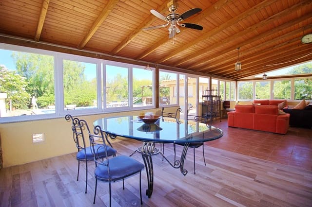 Chalet de 6 habitaciones en Aspe en venta con piscina garaje - 330.000 € (Ref: 9129723)