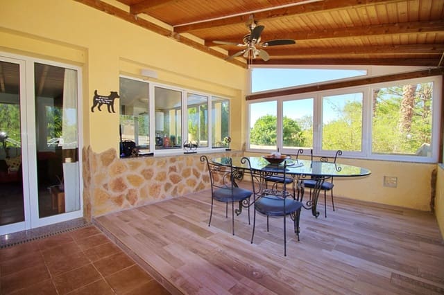 Chalet de 6 habitaciones en Aspe en venta con piscina garaje - 330.000 € (Ref: 9129723)