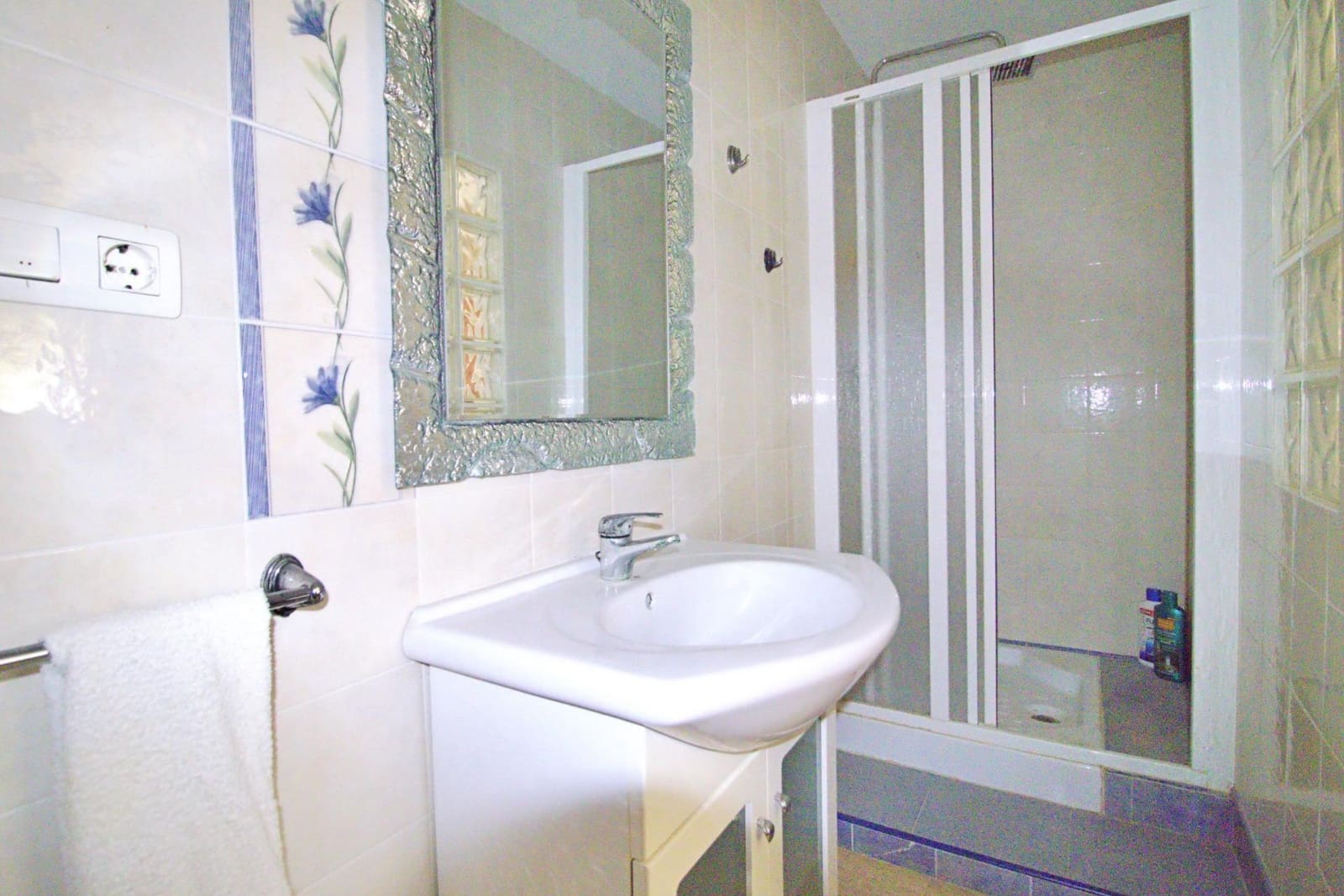 6 bedroom Villa for sale in Aspe with pool garage - € 330,000 (Ref: 9129723)