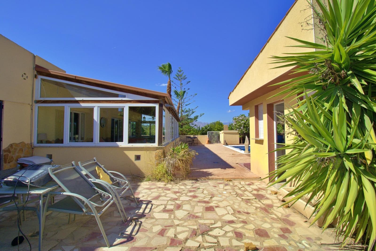 6 bedroom Villa for sale in Aspe with pool garage - € 330,000 (Ref: 9129723)