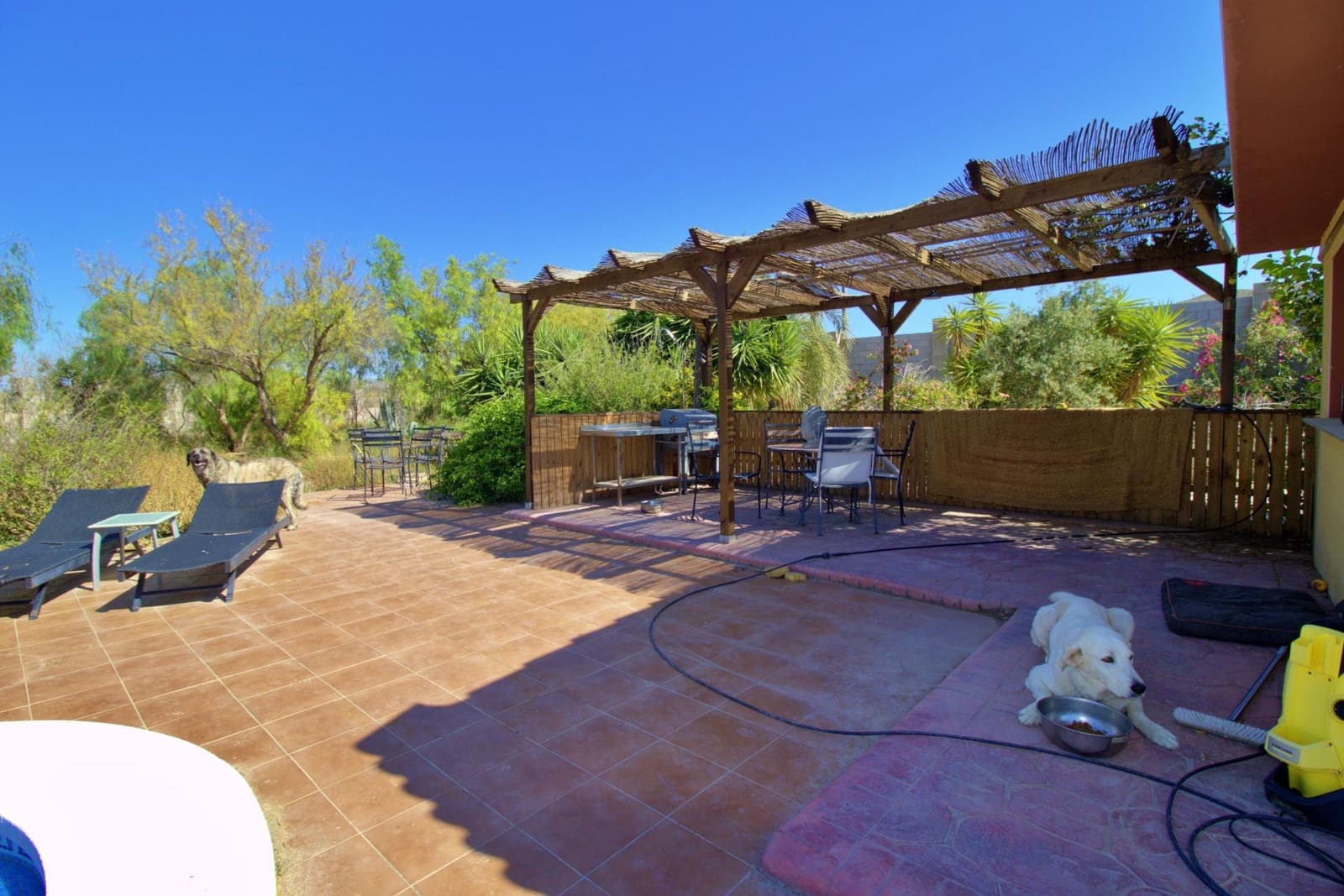 6 bedroom Villa for sale in Aspe with pool garage - € 330,000 (Ref: 9129723)