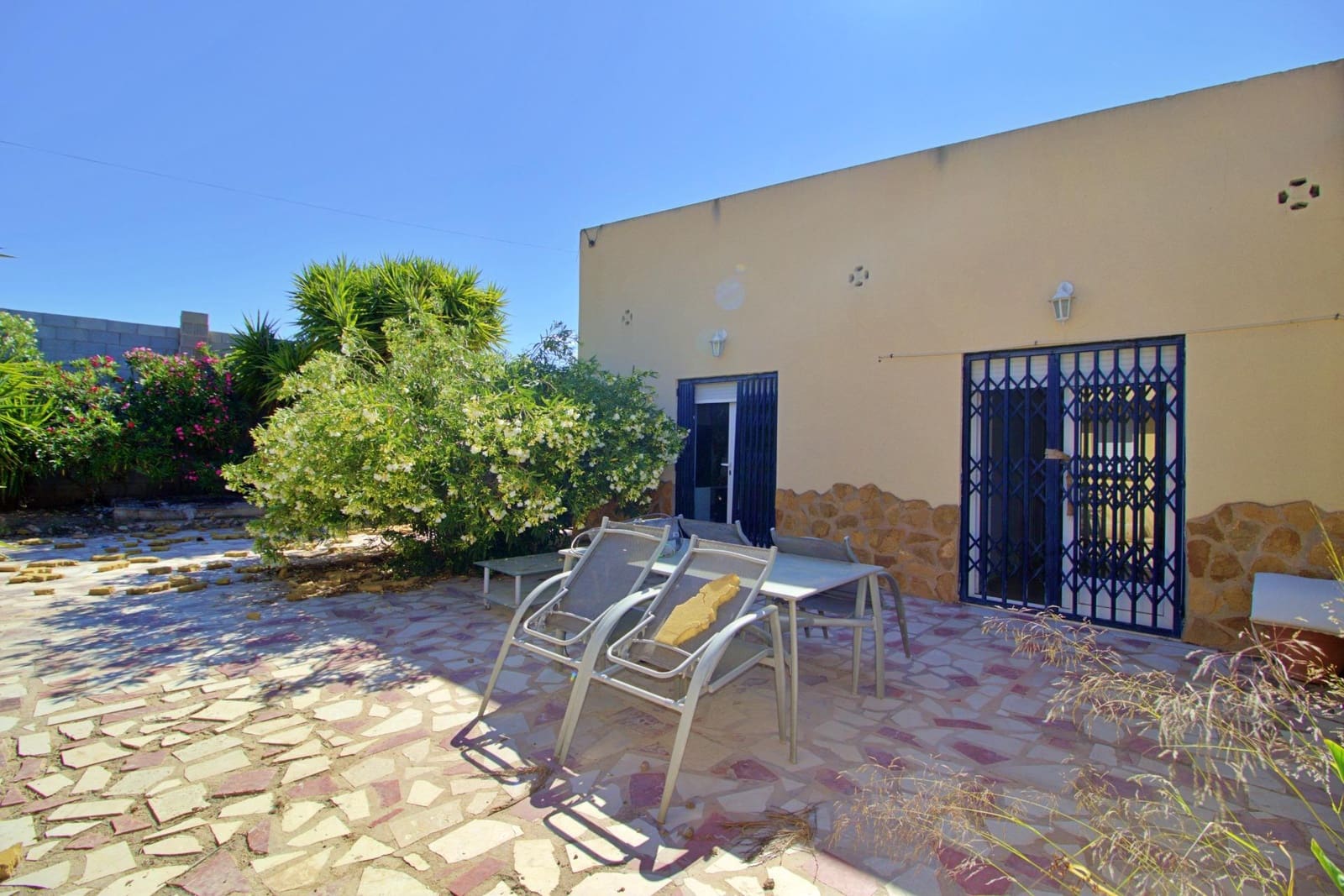 6 bedroom Villa for sale in Aspe with pool garage - € 330,000 (Ref: 9129723)