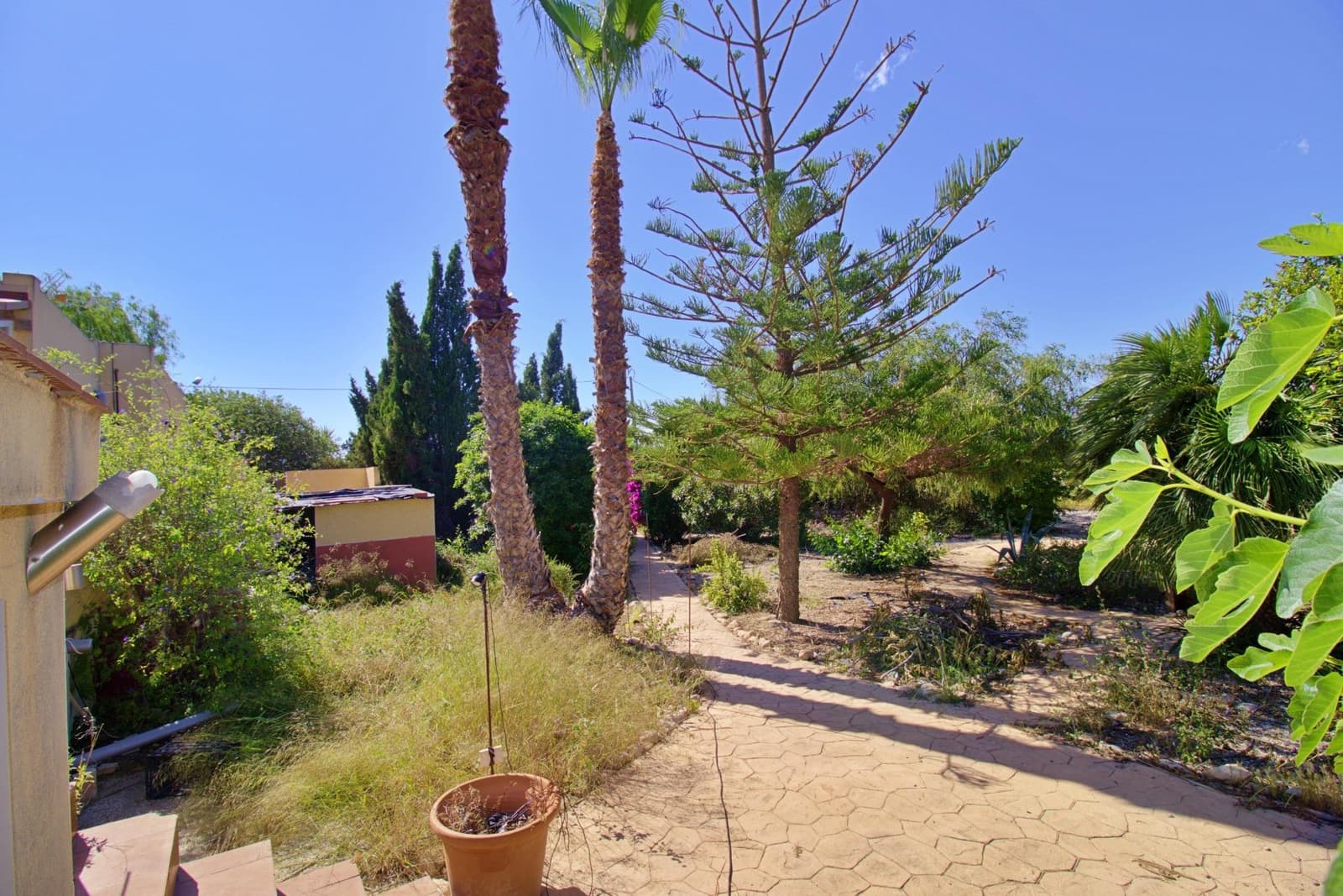 6 bedroom Villa for sale in Aspe with pool garage - € 330,000 (Ref: 9129723)