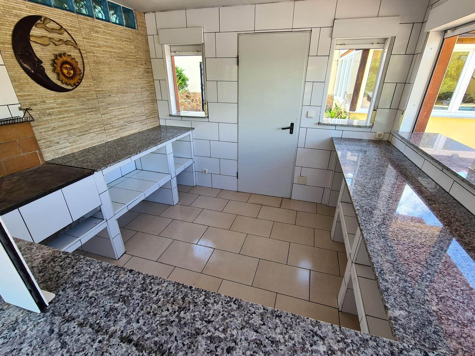 6 bedroom Villa for sale in Aspe with pool garage - € 330,000 (Ref: 9129723)