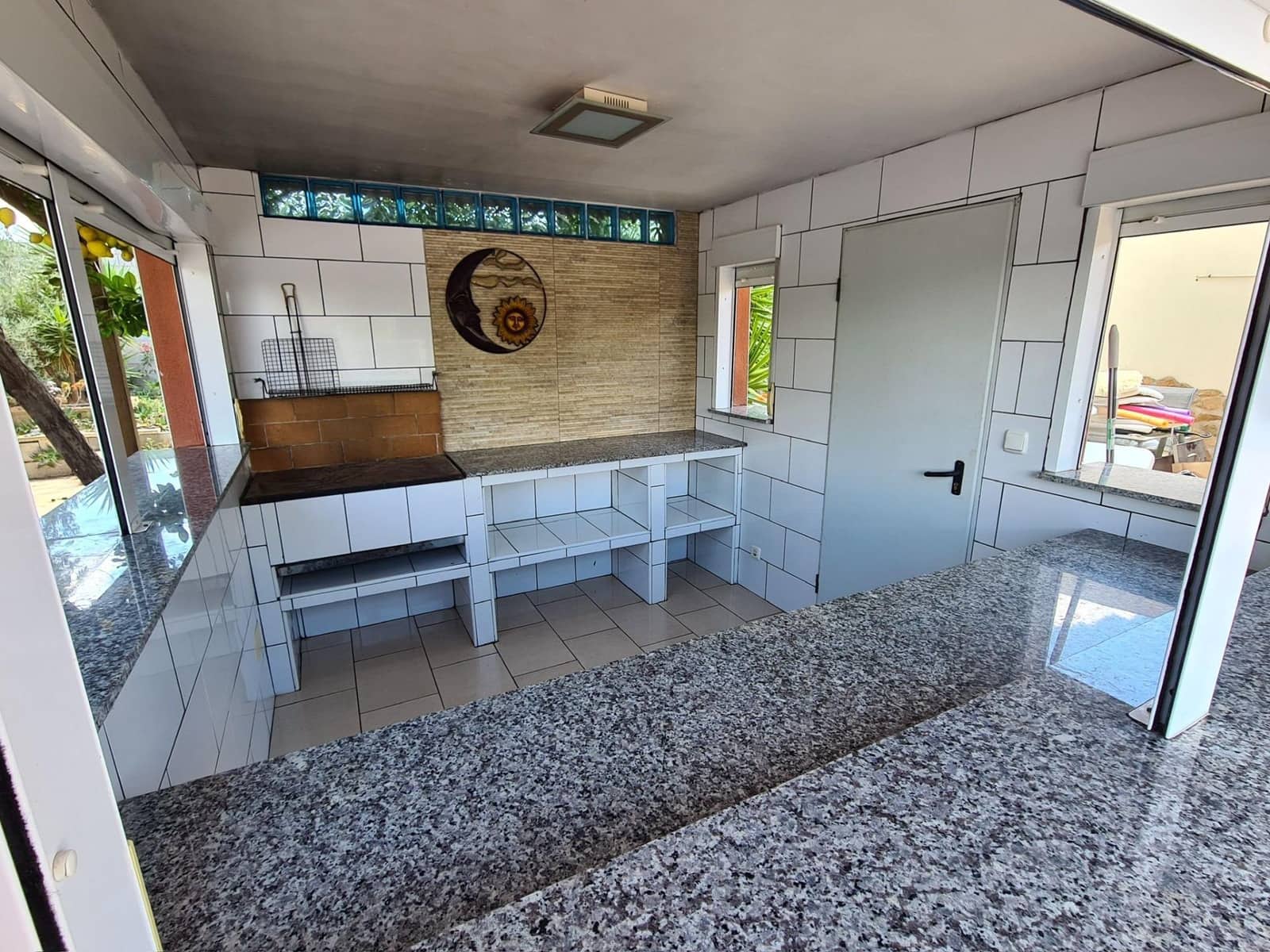 6 bedroom Villa for sale in Aspe with pool garage - € 330,000 (Ref: 9129723)