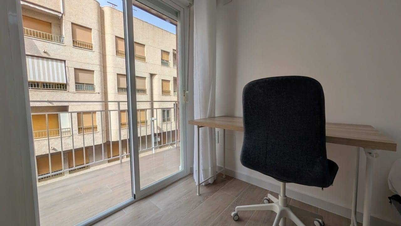 4 soveværelse Lejlighed til leje i Elche / Elx - € 350 (Ref: 9206792)