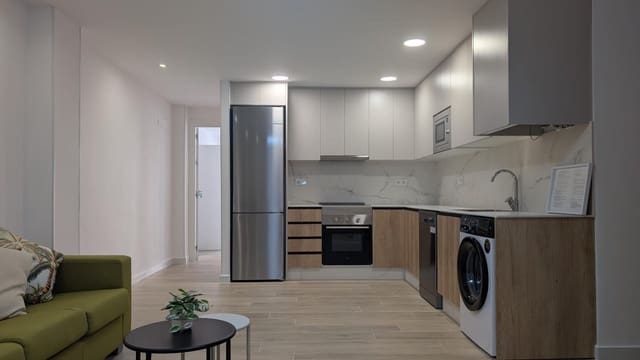 4 Zimmer Wohnung zu vermieten in Elche / Elx - 350 € (Ref: 9206792)