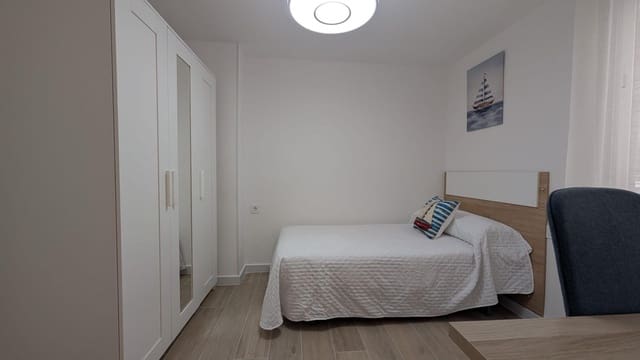 4 Zimmer Wohnung zu vermieten in Elche / Elx - 350 € (Ref: 9206792)