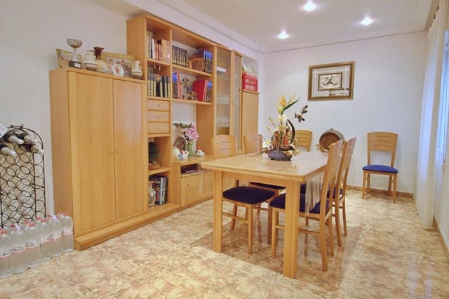4 slaapkamer Flat te koop in Altabix, Elche / Elx - € 165.000 (Ref: 9215024)