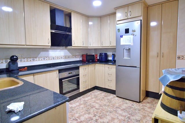 4 slaapkamer Flat te koop in Altabix, Elche / Elx - € 165.000 (Ref: 9215024)