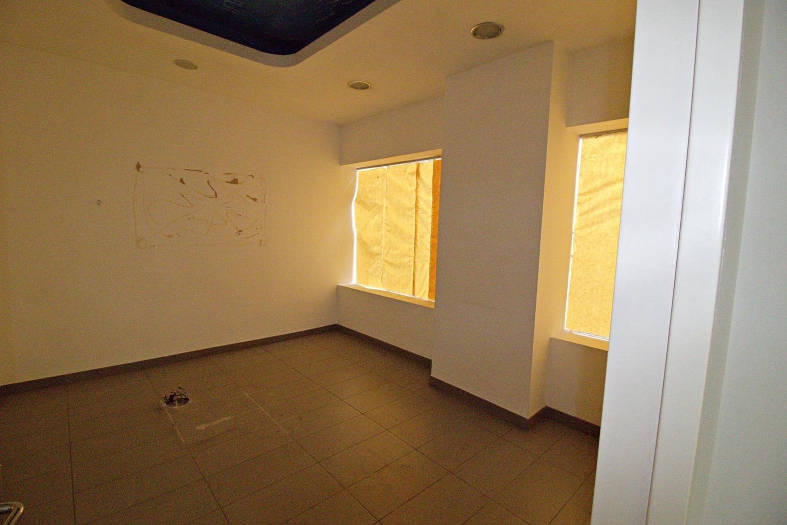 Commercial for rent in Elche / Elx - € 2,500 (Ref: 9262589)