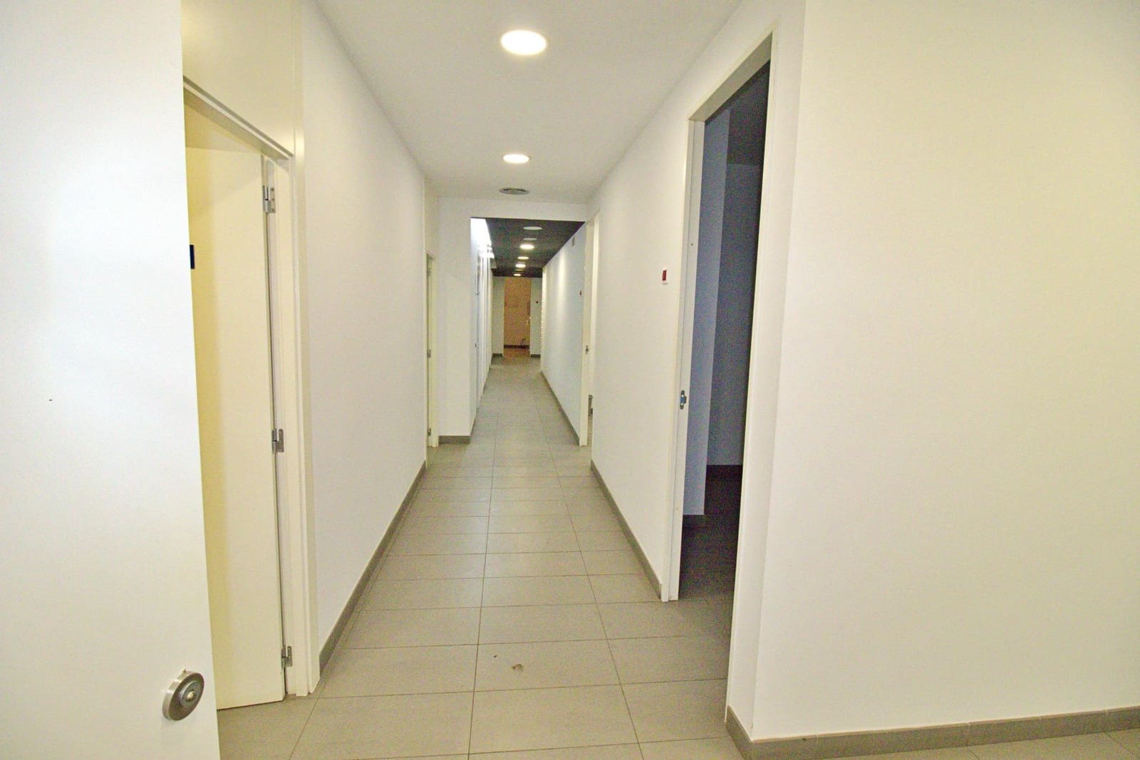 Commercial for rent in Elche / Elx - € 2,500 (Ref: 9262589)