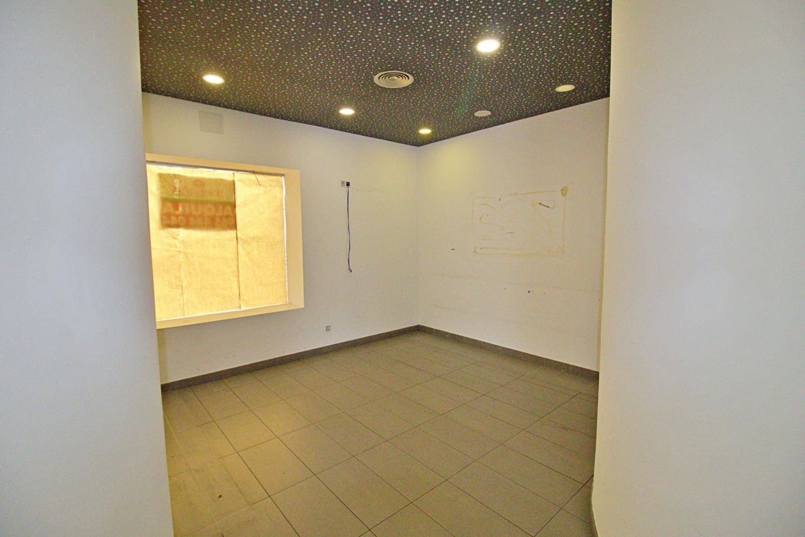 Commercial for rent in Elche / Elx - € 2,500 (Ref: 9262589)