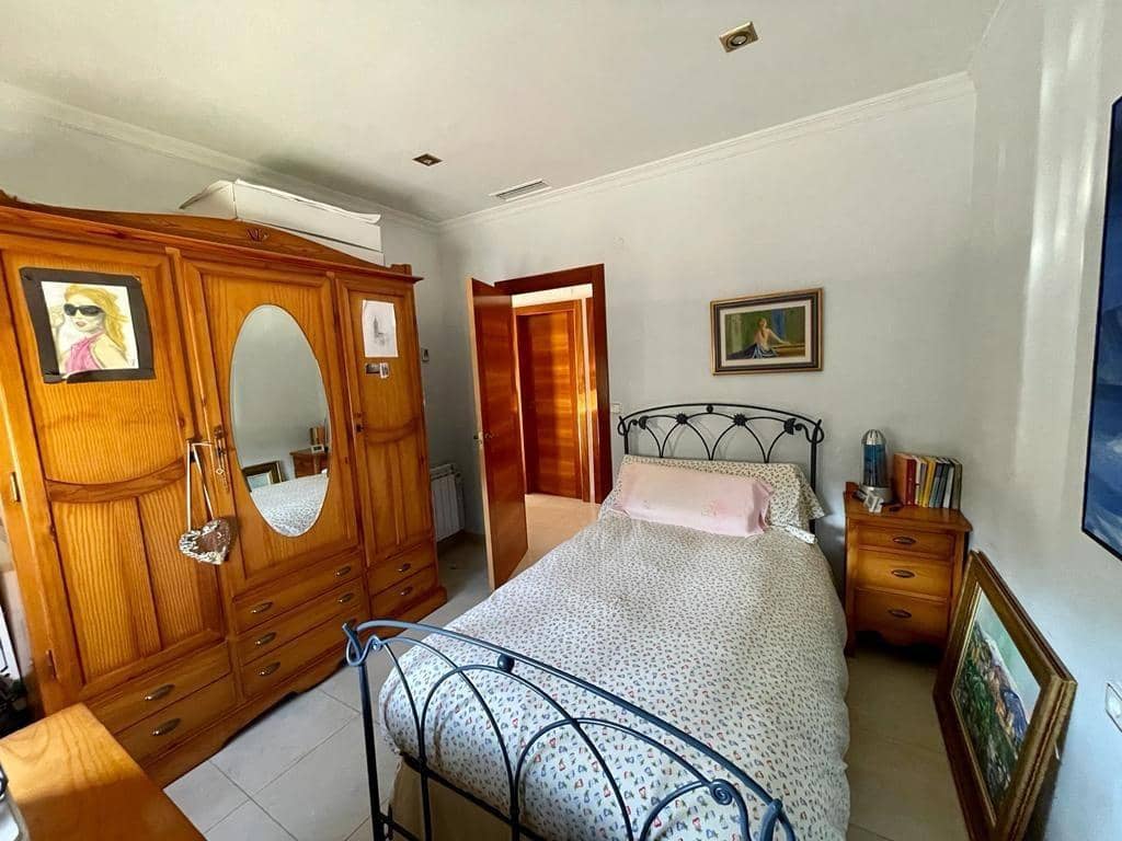 Chalet de 4 habitaciones en Albatera en venta con piscina garaje - 395.000 € (Ref: 9264505)