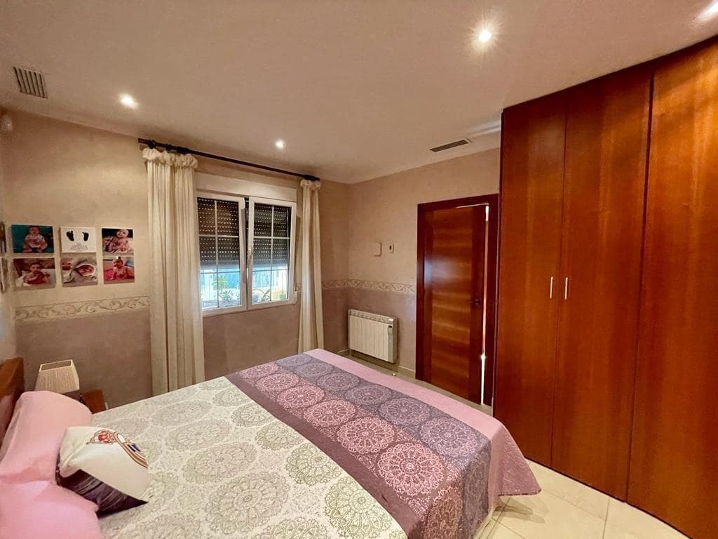 Chalet de 4 habitaciones en Albatera en venta con piscina garaje - 395.000 € (Ref: 9264505)