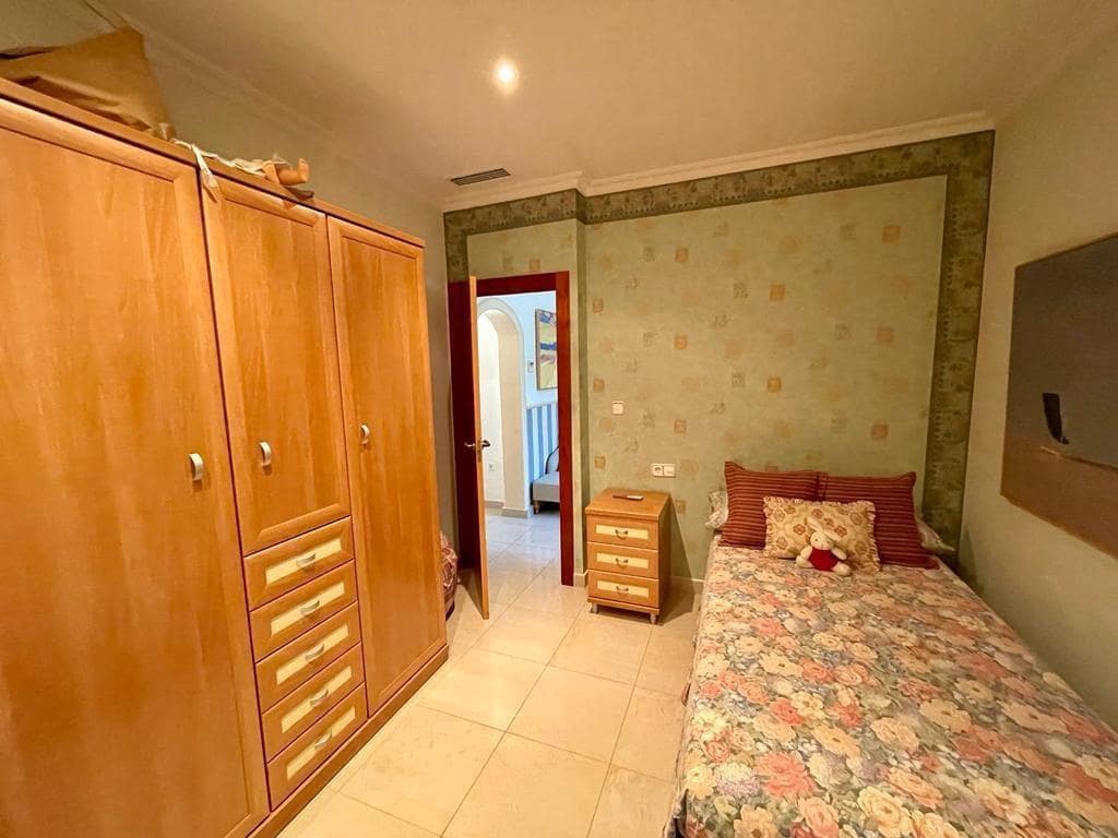 Chalet de 4 habitaciones en Albatera en venta con piscina garaje - 395.000 € (Ref: 9264505)