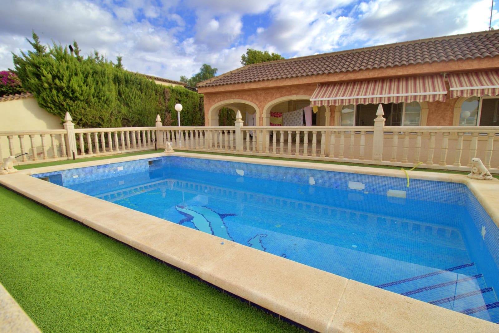 Chalet de 4 habitaciones en Albatera en venta con piscina garaje - 395.000 € (Ref: 9264505)