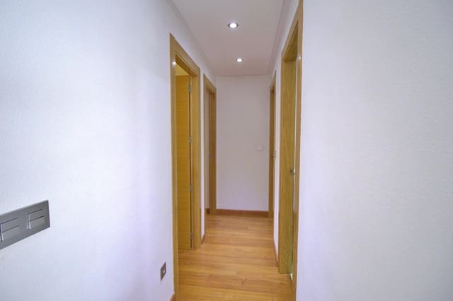 Apartamento de 3 habitaciones en Elche / Elx en venta con piscina garaje - 210.000 € (Ref: 9264506)