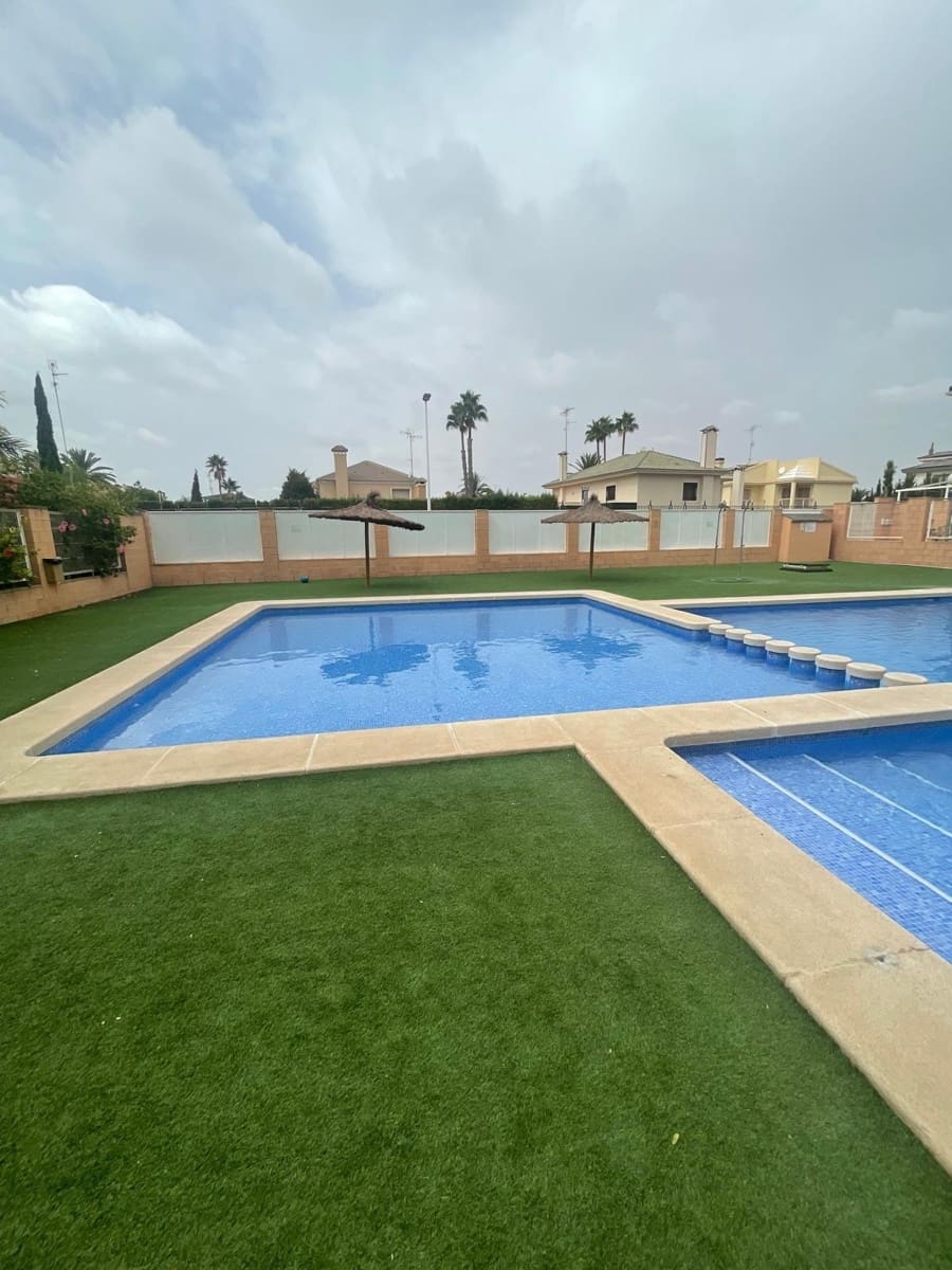 3 soverom Rekkehus til salgs i Elche / Elx med svømmebasseng garasje - € 445 000 (Ref: 9312861)