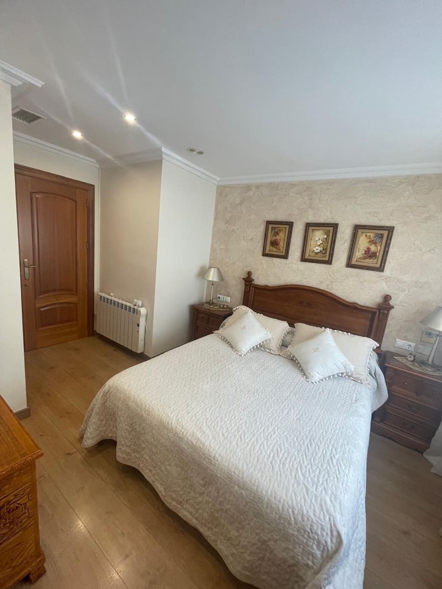 3 soverom Rekkehus til salgs i Elche / Elx med svømmebasseng garasje - € 445 000 (Ref: 9312861)