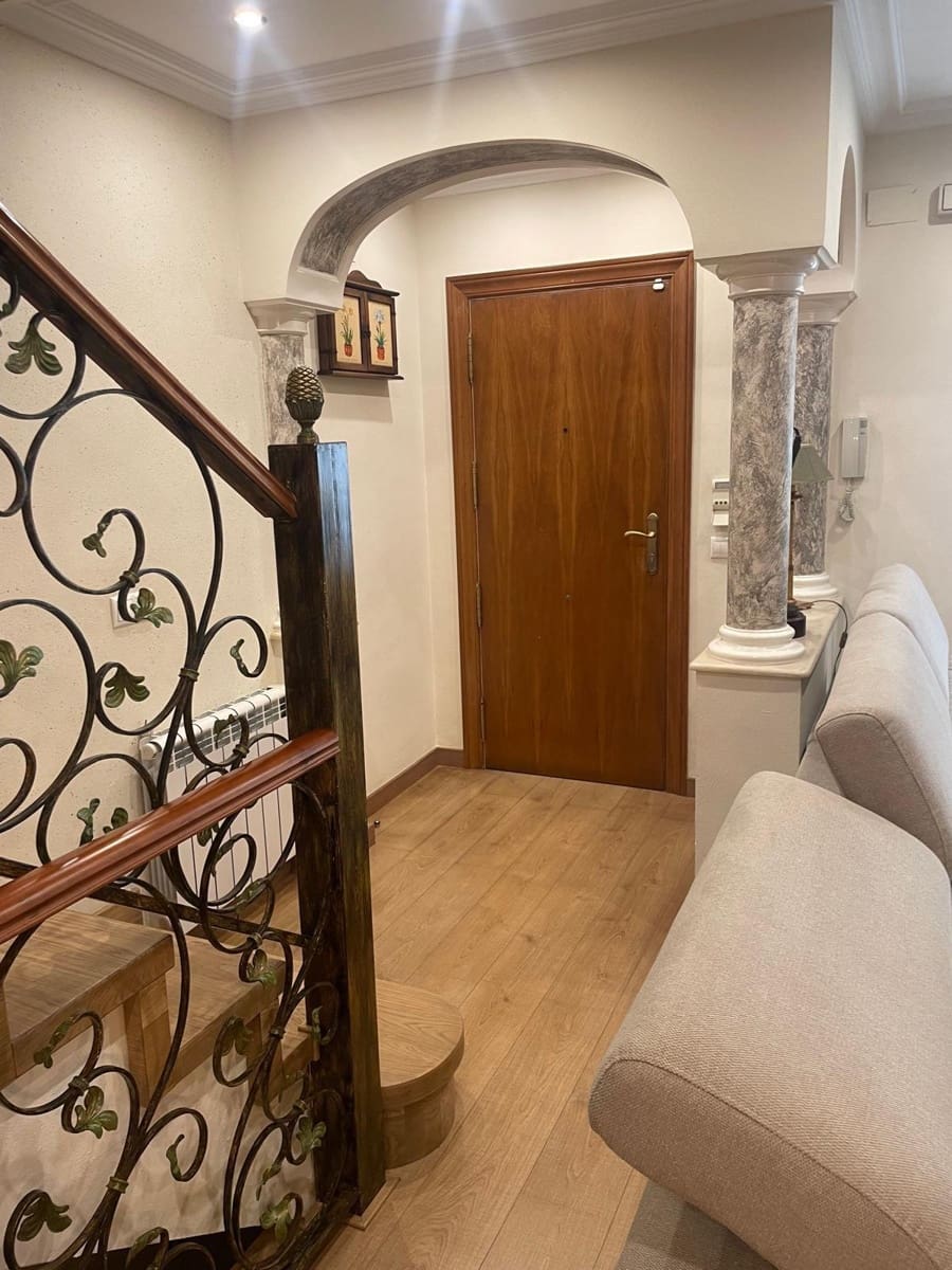 3 soverom Rekkehus til salgs i Elche / Elx med svømmebasseng garasje - € 445 000 (Ref: 9312861)