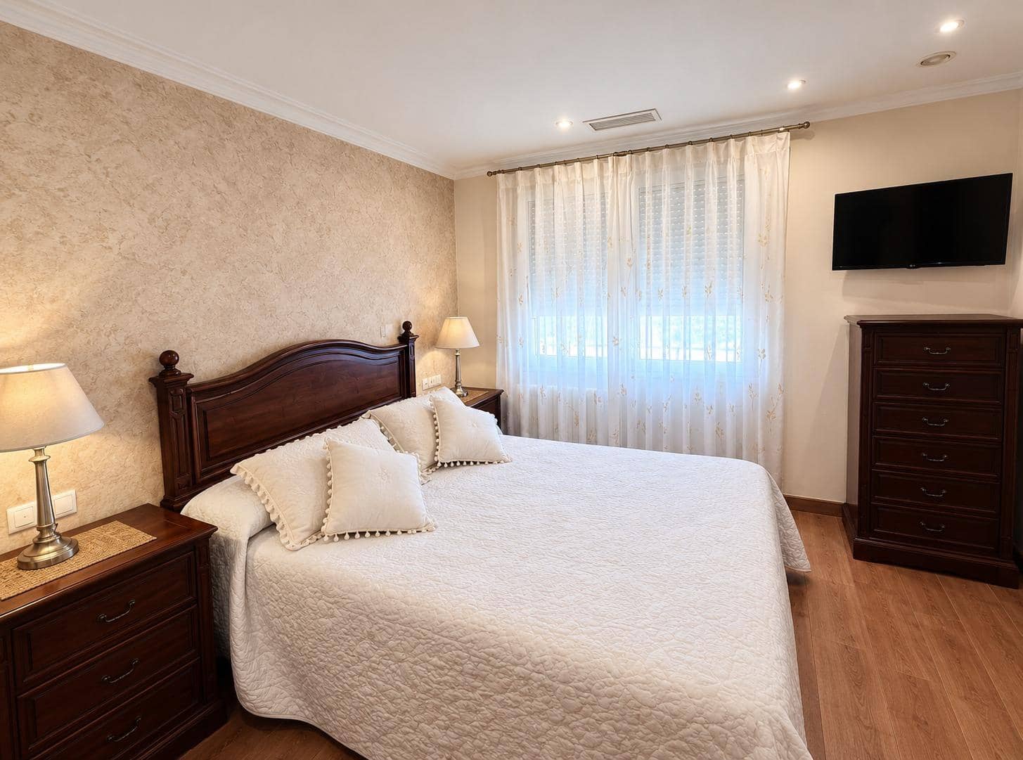 3 soverom Rekkehus til salgs i Elche / Elx med svømmebasseng garasje - € 420 000 (Ref: 9312861)
