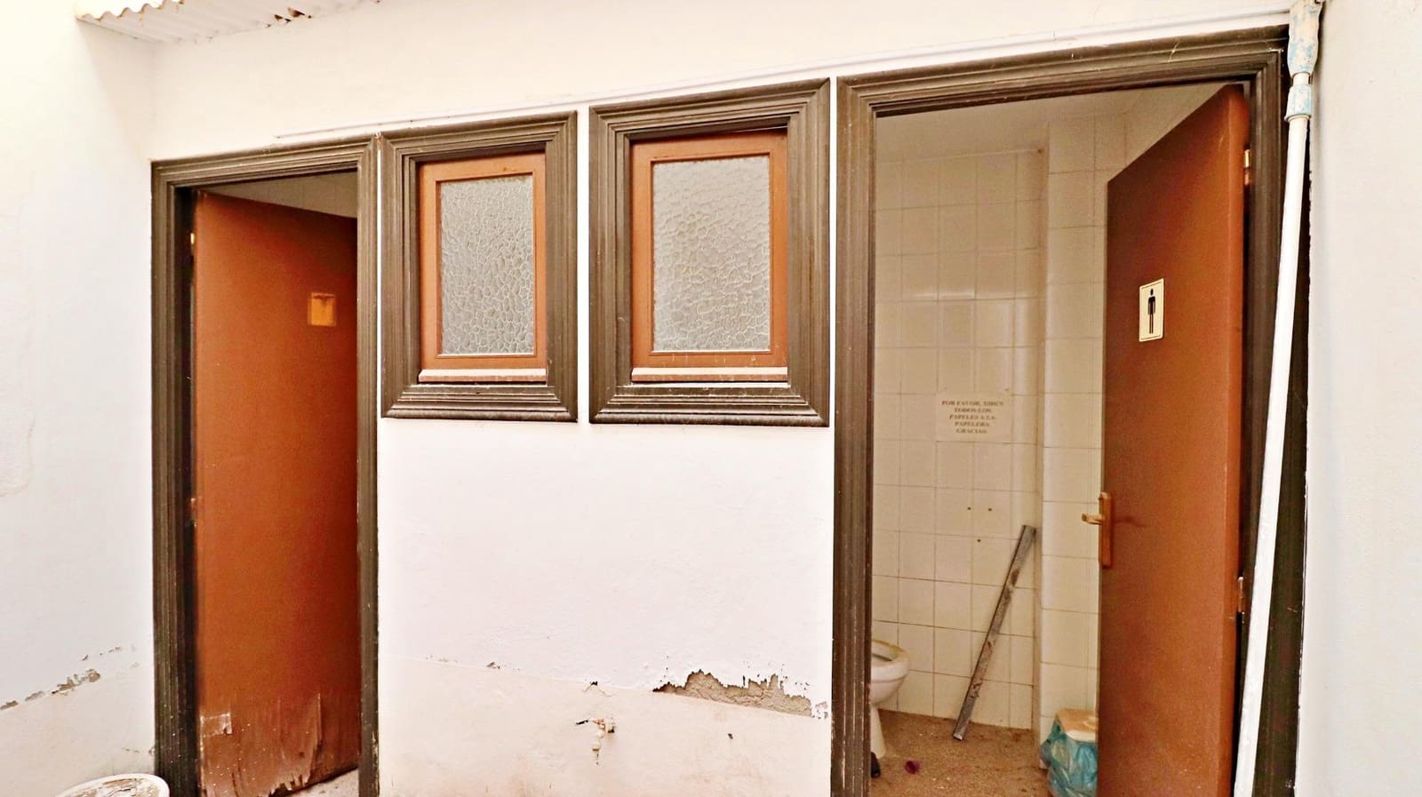 Erhverv til salg i Elche / Elx - € 135.000 (Ref: 9387905)