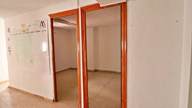 Local Comercial en Elche / Elx en venta - 135.000 € (Ref: 9387905)