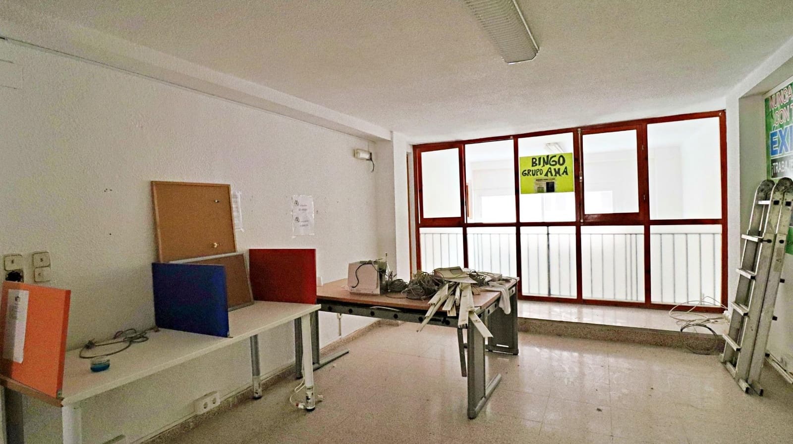 Erhverv til salg i Elche / Elx - € 135.000 (Ref: 9387905)