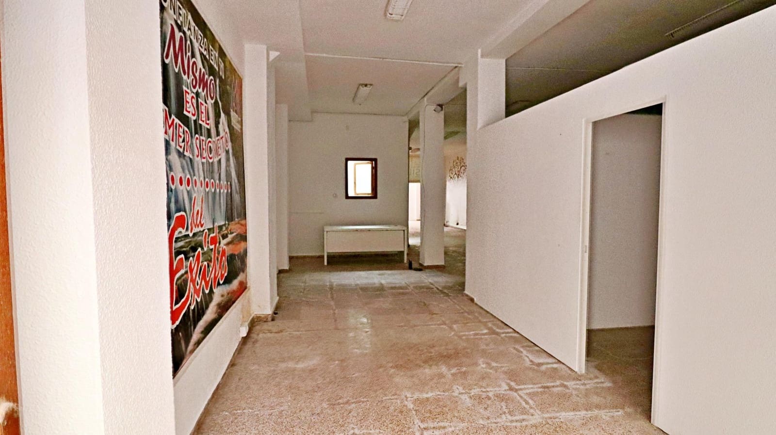 Erhverv til salg i Elche / Elx - € 135.000 (Ref: 9387905)