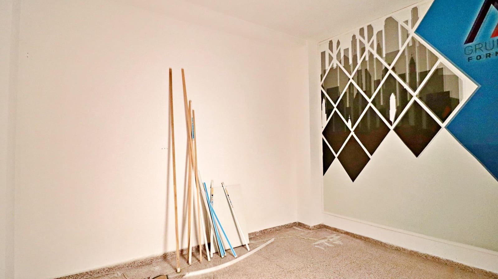 Erhverv til salg i Elche / Elx - € 135.000 (Ref: 9387905)